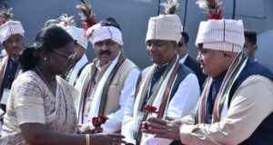 राष्ट्रपति द्रौपदी मुर्मू का जगदलपुर के मां दंतेश्वरी एयरपोर्ट में आत्मीय स्वागत
