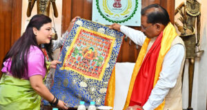 धन-धान्य से पुष्पित-पल्लवित धरा को सुंदर, समृद्ध, सुरक्षित और विकसित बनाने के लिए संकल्पित होकर