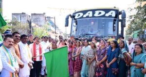 उन्नत पशुपालन एवं डेयरी प्रबंधन सीखने बनासकाठा गुजरात रावाना हुए कबीरधाम के पशुपालक और बिहान की दीदियां