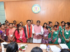 अबुझमाड़िया युवाओं ने अनुभव की लोकतंत्र की कार्यप्रणाली