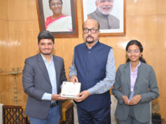 राज्यपाल डेका से यूनीसेफ के इमेजिन वेंचर के प्रथम भारतीय पुरस्कार विजेता ने की सौजन्य भेंट राज्यपाल रमेन डेका