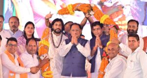 किसानों की खुशियों भरी होली के बाद अब भूमिहीन कृषि श्रमिकों की नवरात्रि भी हुई समृद्ध