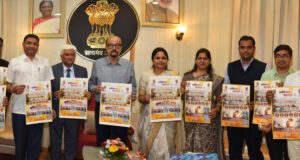 राज्यपाल डेका से कुलपति श्री मनोज कुमार श्रीवास्तव ने भेंट की