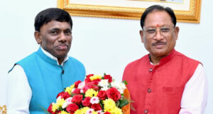 मुख्यमंत्री विष्णु देव साय से गोवा के खेल एवं जनजातीय कल्याण मंत्री रमेश तावड़कर की सौजन्य भेंट मुख्यमंत्री विष्णु देव साय