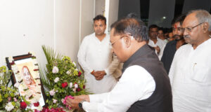 मुख्यमंत्री विष्णु देव साय ने स्वर्गीय श्रीमती प्रेमलता अग्रवाल को दी श्रद्धांजलि