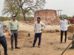 अवैध ईंट भट्ठे पर बड़ी कार्रवाई, लाखों ईंटें और लकड़ी जब्त
