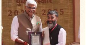 छत्तीसगढ़ की कला प्रतिभाओं ने राष्ट्रीय मंच पर लहराया परचम, केंद्रीय मंत्री गजेन्द्र सिंह शेखावत ने जशपुर के डॉ. आनन्द पाण्डेय और सारंगढ़ के घनश्याम साहू को किया सम्मानित