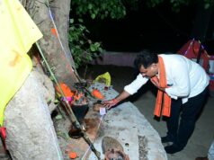 माता की भक्ति में रमे उप मुख्यमंत्री श्री विजय शर्मा, हाथों में मंजीरा लेकर ग्रामीणों के साथ गाए जसगीत