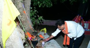 माता की भक्ति में रमे उप मुख्यमंत्री श्री विजय शर्मा, हाथों में मंजीरा लेकर ग्रामीणों के साथ गाए जसगीत