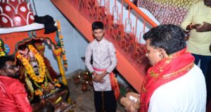 महाअष्टमी पर उप मुख्यमंत्री विजय शर्मा ने किए मां दंतेश्वरी, मां परमेश्वरी और मां चंडी के दर्शन