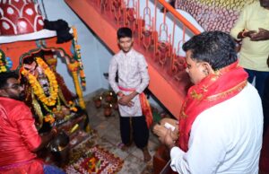 महाअष्टमी पर उप मुख्यमंत्री विजय शर्मा ने किए मां दंतेश्वरी, मां परमेश्वरी और मां चंडी के दर्शन