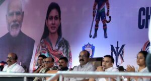 उप मुख्यमंत्री अरुण साव ने की खिलाड़ियों की हौसला अफजाई, मैच देखने पहुंचे हॉकी स्टेडियम