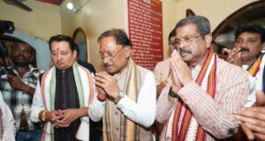 मुख्यमंत्री विष्णु देव साय ने रामचंडी मंदिर में पूजा-अर्चना कर प्रदेश की खुशहाली एवं सुख-समृद्धि की कामना की