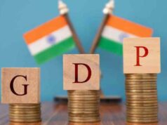 नई दिल्ली । नेशनल स्टेटिक्स आफिस(एनएसओ) ने इस वर्ष 2024 के पहले तीन महीनों में जीडीपी के आंकड़े जारी किए हैं। इसमें अप्रैल से जून के पहले तीन महीनों में देश की जीडीपी में 7.8 प्रतिशत की बढ़ोतरी बताई गई है। 2022-2023 में जनवरी से मार्च यह बढ़ोतरी केवल 6.1 प्रतिशत थी। उधर पिछले साल अप्रैल से जून में 13.1 प्रतिशत की बढ़ोतरी हुई थी। कहा कितनी बढ़ोतरी दर्ज हुई – नेशनल स्टेटिक्स आफिस द्वारा जारी आंकड़ों के मुताबिक, देश में कृषि के क्षेत्र में 3.5 % की बढ़ोतरी हुई है। – रियल एस्टेट, वित्तीय व पेशवर सेवाओं में यह बढ़ोतरी 12.2 % रही। वहीं पिछले साल इस सेक्टर में इसी दौरान 8.5 % की बढ़ोतरी हुई थी। – मैन्युफैक्चरिंग सेक्टर बढ़ोतरी घटकर 4.7 % हो गई, पिछले साल यह 6.1% थी। – माइनिंग सेक्टर में इस साल 5.8 % की बढ़ोतरी हुई है, जबकि पिछले साल यह 9.5 % रही थी। – गैस, वाटर सप्लाई और बिजली सहित अन्य उपयोगी सेवाओं में बढ़ोतरी 2.9 % रही है। – कंस्ट्रक्शन सेक्टर में भी केवल 7.9% बढ़ोतरी हुई। अगस्त में मानेटरी पालिसी कमेटी की मीटिंग के बाद, भारतीय रिजर्व बैंक ने पूरे साल में 6.5% विकास दर का अनुमान लगाया था। वहीं पहले तीन महीनों में 8% का अनुमान लगाया गया था। भारत सबसे तेजी से बढ़ती अर्थव्यवस्था नेशनल स्टेटिक्स आफिस (एनएसओ) द्वारा जारी किए गए पहले तीन महीने के आंकड़ों के अनुसार दुनिया में भारत सबसे तेजी से बढ़ती हुई अर्थव्यवस्था बना है। इसी दौरान चीन में यह बढ़ोतरी केवल 6.3 % ही रही है। राजकोषीय घाटा 34 % के करीब पहुंचा कैग द्वारा जारी आंकड़ों के अनुसार देश में 2023-24 के पहले 4 महीने केंद्र सरकार का राजकोषीय घाटा पूरे साल के लक्ष्य का 33.9 % तक पहुंचा है। सरकार द्वारा किए गए व्यय और प्राप्त किए गए राजस्व के बीच का अंतर राजकोषीय घाटा कहलाता हे।