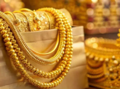 Gold-Silver Rate: शादी-ब्याह के लिए बनवाने हैं गहने? आज अपने शहर का ताजा रेट चेक करें, चांदी की कीमतों ने भी चौंकाया