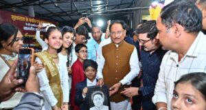 मुख्यमंत्री विष्णुदेव साय को मिलीं जन-जन की शुभकामनाएं, जन्मदिन पर मुख्यमंत्री निवास बना उल्लास का केंद्र