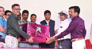 जनसंपर्क विभाग के अपर संचालक जे.एल. दरियो को सेवानिवृत्ति पर दी गई गरिमामय विदाई