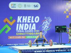 उनके चाचा और बचपन के कोच ने व्यक्तिगत मुश्किलों के बावजूद खेल जारी रखने के लिए प्रेरित किया