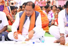 संविधान के मूल्यों को जन-जन तक पहुंचाने का संकल्प: समरसता भोज में शामिल हुए मुख्यमंत्री साय