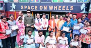स्पेस ऑन व्हील्स” बना जशपुर के बच्चों के लिए अंतरिक्ष ज्ञान का चलता-फिरता विद्यालय