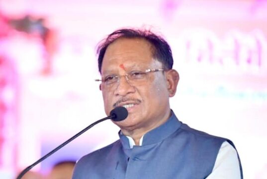 लोगों की सुनें, लोगों को सुनाएं नहीं – मुख्यमंत्री का अधिकारियों को दो टूक निर्देश
