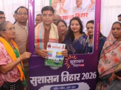 सुशासन तिहार: मंत्री टंकराम वर्मा ने झुमका में ग्रामीणों को बांटी खुशियां