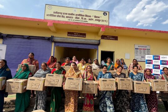 मुख्यमंत्री विष्णु देव साय की घोषणा का त्वरित असर: कोसरंगी की दीदियों को मिली 50 निःशुल्क सिलाई मशीनें