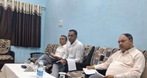 लोक निर्माण विभाग के सचिव ने सड़कों और भवनों के कार्यों की समीक्षा की,स्वीकृत कार्यों के जल्द निविदा कर काम शुरू करने के निर्देश,बरसात से पहले पेच रिपेयर पूरा करने कहा