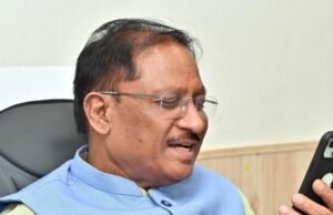 मुख्यमंत्री विष्णु देव साय ने विधानसभा अध्यक्ष डॉ. रमन सिंह से की सौजन्य मुलाकात