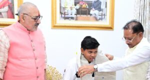 श्रीलंका दौरे के लिए भारतीय अंडर-19 महिला क्रिकेट टीम की उपकप्तान बनीं महक नरवासे : मुख्यमंत्री श्री विष्णु देव साय ने किया सम्मानित