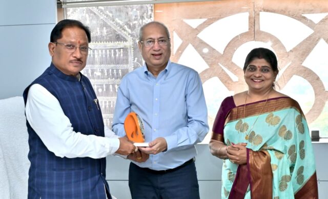 WhatsApp Image 2025-12-03 at 10.02.39 PM (2)