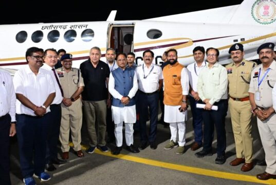 बिलासा देवी केवट एयरपोर्ट से रात्रि उड़ान सेवा का शुभारंभ: मुख्यमंत्री श्री विष्णुदेव साय ने भरी पहली नाइट फ्लाइट