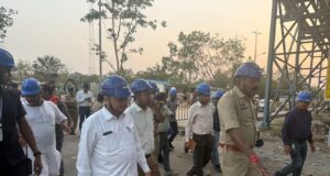 उद्योग एवं सार्वजनिक उपक्रम मंत्री श्री लखनलाल देवांगन ने किया वेदांता पावर प्लांट के घटनास्थल का निरीक्षण