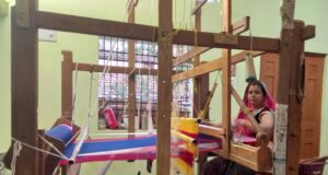 हाथ करघे से कमाई तक- ग्राम नारी की महिलाओं की सफलता का राज