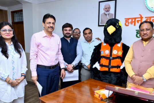 राष्ट्रीय कायाकिंग-केनोईंग प्रतियोगिता के मस्कट ‘पहाड़ी मैना’ का मुख्यमंत्री ने किया विमोचन
