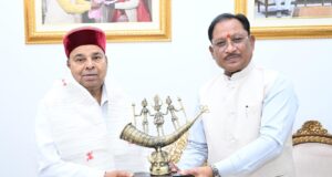 मुख्यमंत्री विष्णुदेव साय से कर्नाटक के राज्यपाल थावरचंद गहलोत ने की सौजन्य भेंट