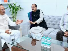 मुख्यमंत्री विष्णु देव साय से झारखंड के वित्त मंत्री राधाकृष्ण किशोर ने की सौजन्य भेंट
