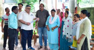 जनदर्शन में पर्यटन एवं संस्कृति मंत्री राजेश अग्रवाल ने सुनीं लोगों की समस्याएं, त्वरित समाधान के दिए निर्देश