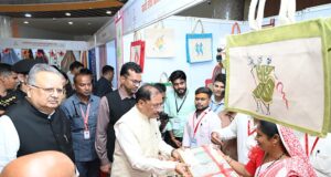 कोसा की चमक अब वैश्विक बाजार तक : मुख्यमंत्री ने लॉन्च किया छत्तीसगढ़ का प्रीमियम हैंडलूम ब्रांड ‘कोशल फैब’