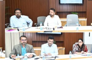 मुख्य सचिव ने नक्सल मुक्त क्षेत्रों में अधोसंरचना विकास और बुनियादी सुविधाओं को प्राथमिकता देने के दिए निर्देश