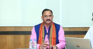 स्वास्थ्य मंत्री श्याम बिहारी जायसवाल ने की विभागीय कार्यों की समीक्षा