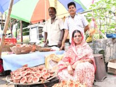 सड़क किनारे पसरे पर अचानक पहुंचे मुख्यमंत्री विष्णु देव साय, मीरा के पसरे से खरीदा ‘आशीर्वाद का दीया’