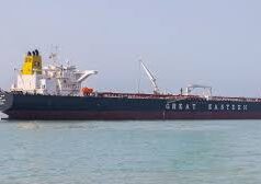 फंसे निर्यातकों के लिए सरकार सक्रिय, पोर्ट्स को पारदर्शिता के निर्देश