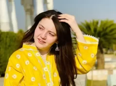 सोशल मीडिया इन्फ्लुएंसर सना यूसुफ के घर के आसपास एक शख्स कई दिनों से संदिग्ध तरीके से घूमता दिखाई दे रहा